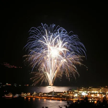 Les Agathea Σαιν-Τροπέ